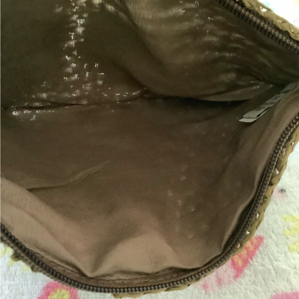 Old navy raffia clutch - Picture 4 of 5